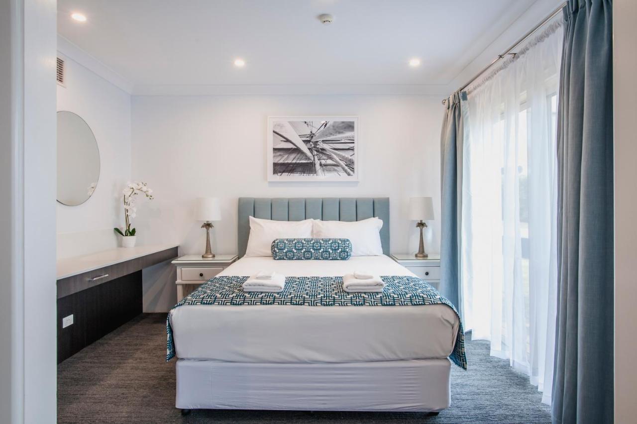 Marina Hotel 4*